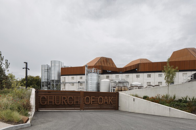 church of oak entrada